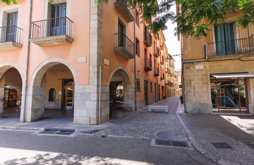 el Mercadal Apartment | Plaça Catalunya Duplex 2-2- Holiday rental in Girona | Bravissimo