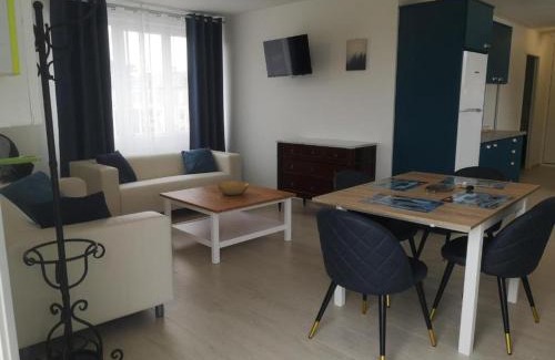 Asnelles Apartment | Place Alexandre Stanier apt n 7 avec terrasse