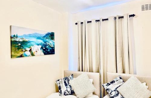 Plaistow South Apartment | Plaistow home near Custom House Excel free parking