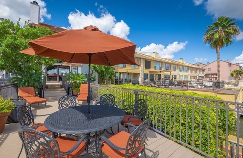 Horseshoe Bay Condo | Plan Your Fall Getaway Now!