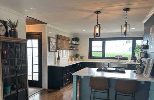 Lake Geneva Cottage | Plan your Fall Getaway, Cozy Farmhouse/short drive to Lake Geneva