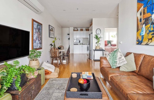 Northcote Apartment | Plantation Boho - Vibrant Northcote Abode