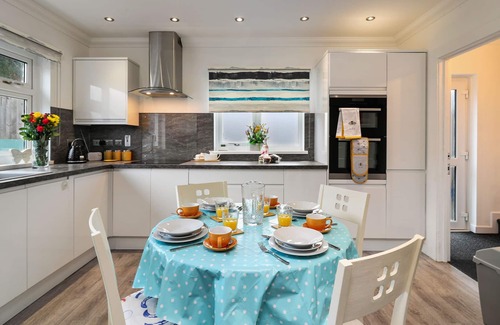 Saundersfoot Cottage | Plas Gwyn - Large Cottage, Walk to Beach