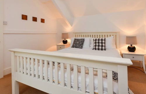 Garn Fadryn House | Plas Newydd in the beautiful Pwllheli