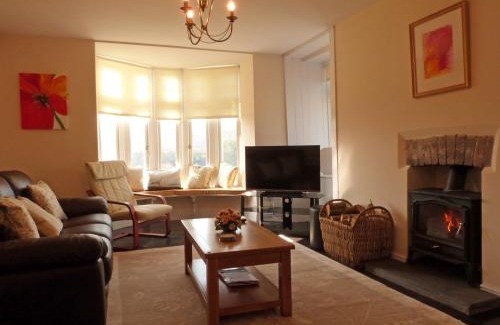 Derwenlas House | Plas Rhiwlas