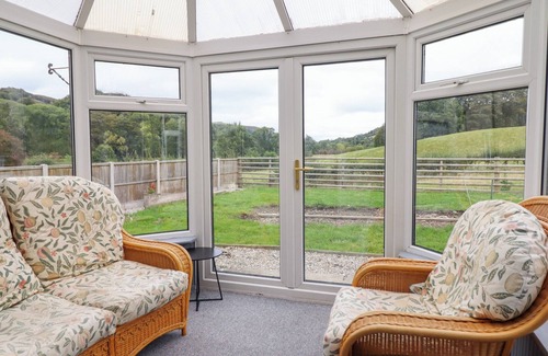 Corwen Cottage | PLAS YN BONWM, pet friendly, character holiday cottage in Corwen