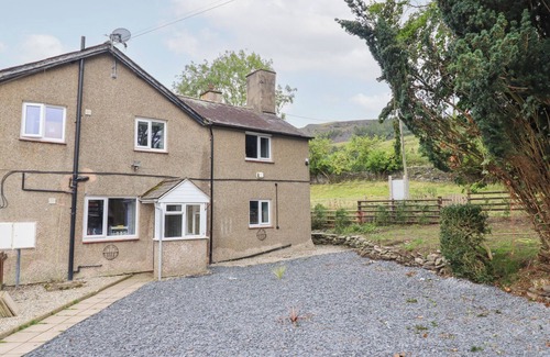 Corwen Cottage | PLAS YN BONWM, pet friendly, character holiday cottage in Corwen