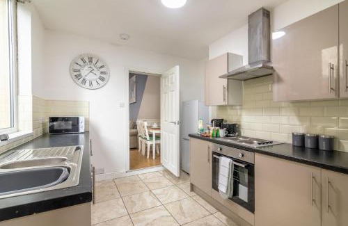 Hull Apartment | PLATFORM Fishing Quarter Apartment 1 with Free Street Parking
