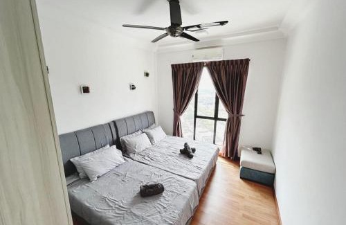 Taman Bukit Mewah Apartment | Platino up to 10 Pax, Few steps to paradigm and Escape JB