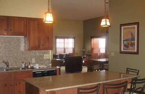 Snowshoe Apartment | Platinum 3 sleeper, Soaring Eagle