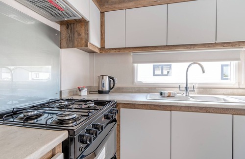 Skegness House | Platinum Caravan 6 Berth (2 bed)