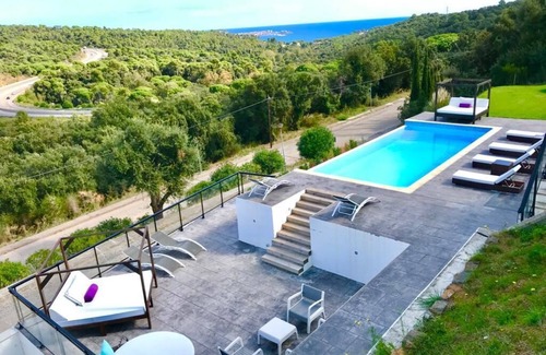 Calonge House | Platja d'Aro Villa, Sea & Mountain Views 17 guests