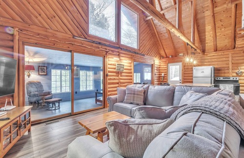 Beulah Cabin | Platte Haven: Harvest Season Escape – Nature's Best in Beulah!