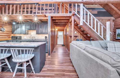 Beulah Cabin | Platte Haven: Harvest Season Escape – Nature's Best in Beulah!