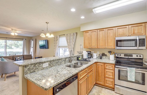 Carolina Forest Condo | Play Golf & Unwind Poolside! Myrtle Beach Retreat