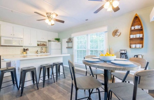 Emerald Isle Apartment | Play & Relax~Group and Family Fun! Dog Friendly.