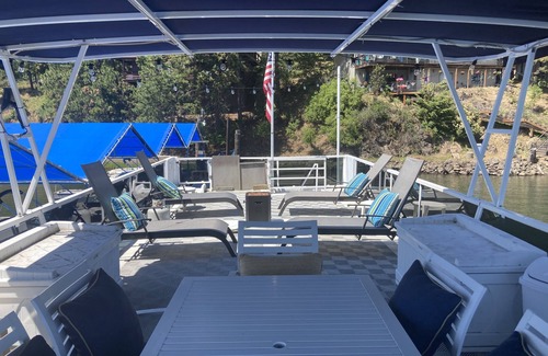 Worley Boat Rental | Play, Stay and Hideaway on Lake CDA!