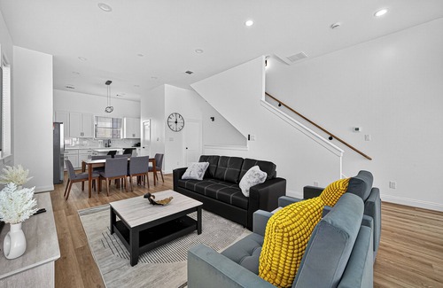 Riverside Terrace House | Play, work, relax, repeat: a sleek 3Bd/3.5Ba retreat near Houston’s top hubs.”