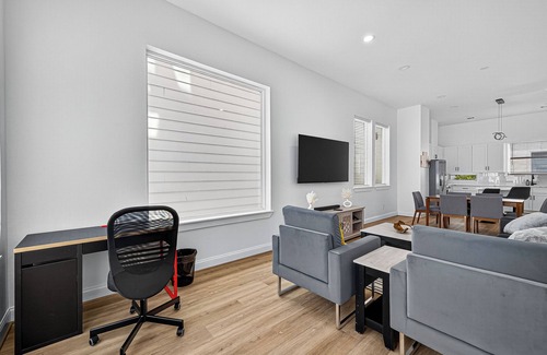 Riverside Terrace House | Play, work, relax, repeat: a sleek 3Bd/3.5Ba retreat near Houston’s top hubs.”