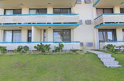 Bolongo Bay Apartment | Playa Linda - St. Thomas Oceanfront Studio Condo at Pool & Bolongo Beach, USVI