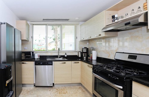 El Cortecito Condo | Playa Turquesa I-202 Premier Beachfront Ocean View 85 mbps wifi