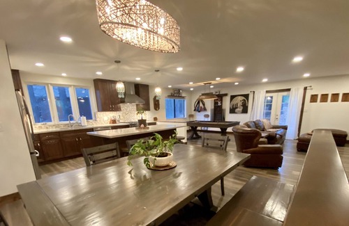 Ponderosa Palisades House | Playful & Romantic, Brand new kitchen, Harry Potter themed, pool table