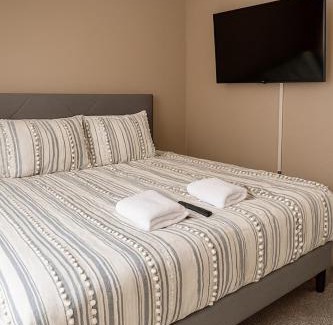 Downtown Cleveland Apartment | Playhouse Square Downtown, Rock Hall, Clinic, CSU
