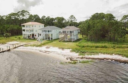 Franklin County House | “Playing Hooky” a relaxing waterfront paradise.
