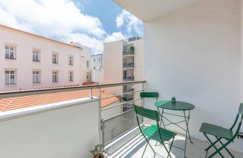 Antibes Old Town House | Plaza Antibes one bedroom apartment with AC