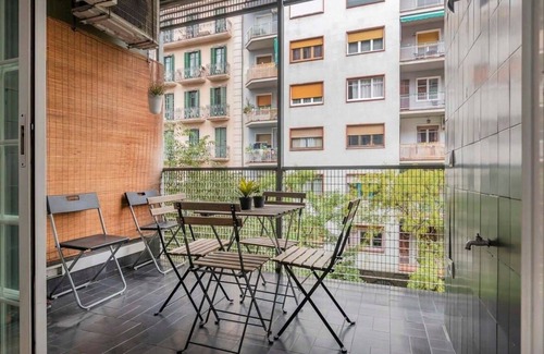 Sant Antoni Apartment | Plaza España 4BD/2BTH with terrace for families