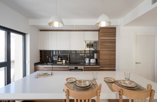 Central District Apartment | Plaza Nueva Deluxe 4