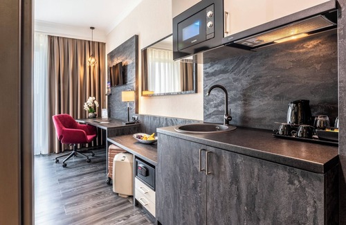 Municipality of Rijswijk Hotel | PLAZA Premium Grand Winston