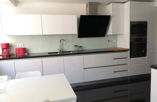 Costa de Caparica Condo | Plazza T2 Luxury apartment whith sea view face t