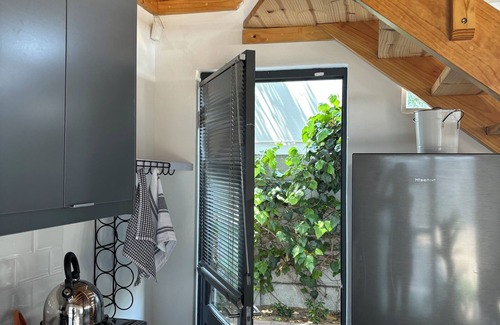 Plumstead Apartment | Pleasant 1-bedroom apartment in Cape Town