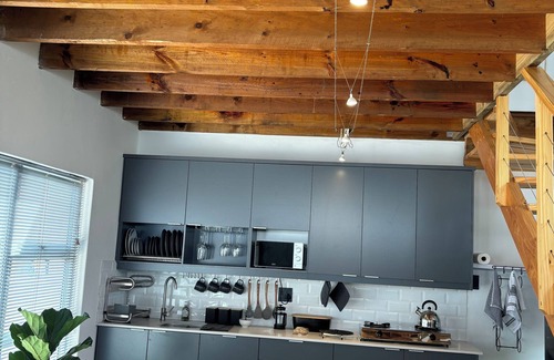 Plumstead Apartment | Pleasant 1-bedroom apartment in Cape Town