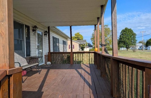 Martinsburg House | Pleasant 3-bedroom house with AC in Martinsburg