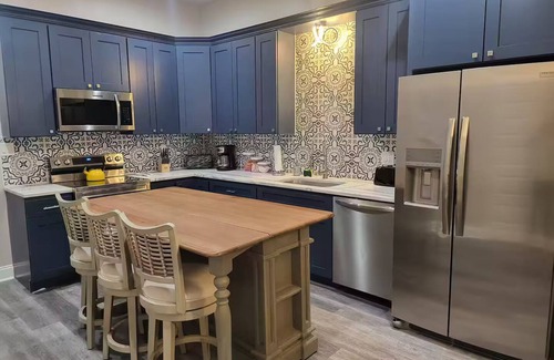 Mid-City House | Pleasant 5-bedroom house with AC in vibrant New Orleans