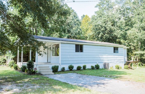 Hattiesburg House | Pleasant, Bright 3 Bedroom Cottage