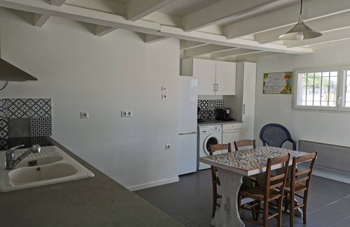 Cours-de-Pile House | Pleasant, bright loft