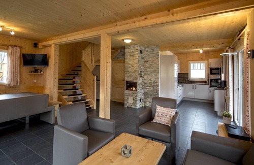 Sankt Lorenzen ob Murau Ski Chalet | Pleasant chalet with indoor hot tub