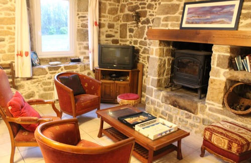 Treouergat House | Pleasant cottage of 11 people