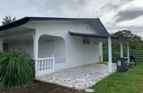 Matoury House | Pleasant fully equipped house, air-conditioned bedroom + terrace