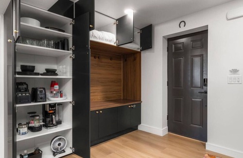 Sandy Condo | Pleasant Hill Nook | Free Massage | Central