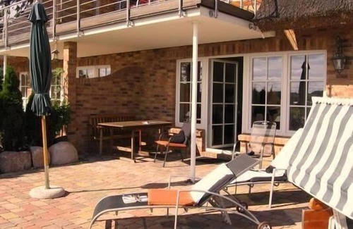 Gross Zicker Apartment | Pleasant Holiday Apartment in Groß Zicker with Private Parking