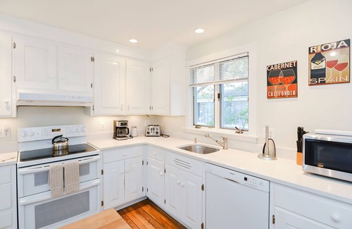 Rockport House | Pleasant House in Rockport: Rock 'n' Roll Vibes