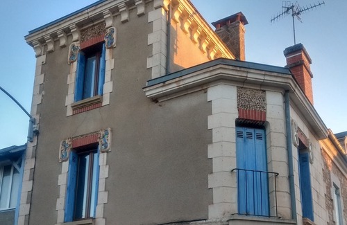 Hautefort House | pleasant house with courtyard and garden near shops in Hautefort