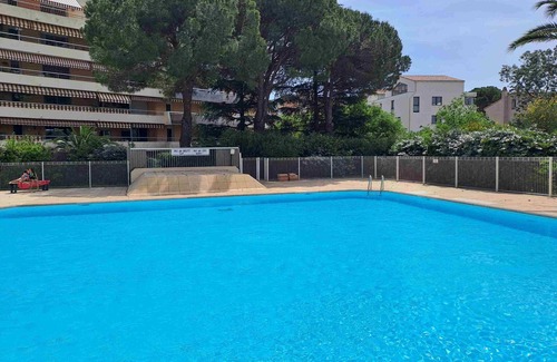 Frejus Plage Apartment | Pleasant penthouse , sixth floor.