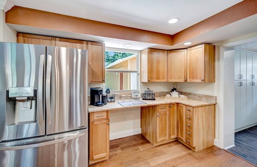 Willoughby Acres House | Pleasant retreat in Naples with enclosed yard, pool, & beach gear