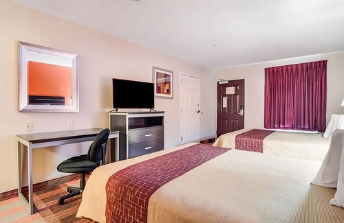 Mableton Hotel | Pleasant Stay at an Affordable Rate! Near Mable House Barnes Amphitheatre