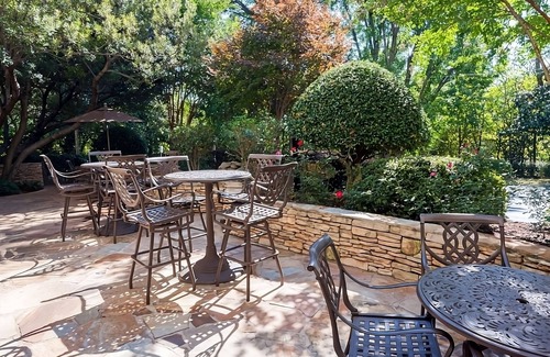 Eagan Park Hotel | Pleasant Stay, Convenient Location! Outdoor Pool, Parking, Pets are Allowed